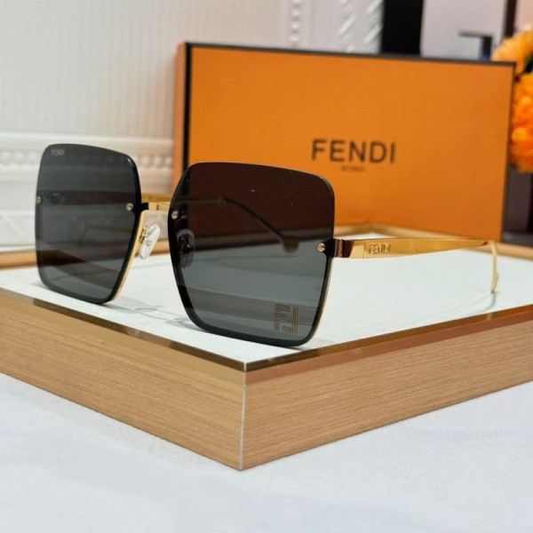 Fendi Sunglasses AAA (301)