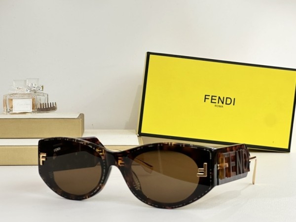 Fendi Sunglasses AAA (550)