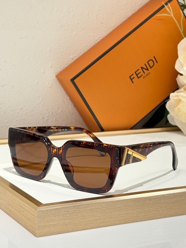 Fendi Sunglasses AAA (212)