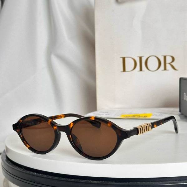 Dior Sunglasses AAA (921)