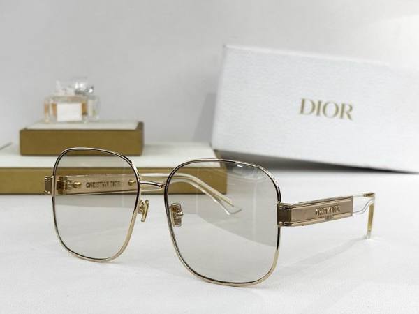 Dior Sunglasses AAA (1002)
