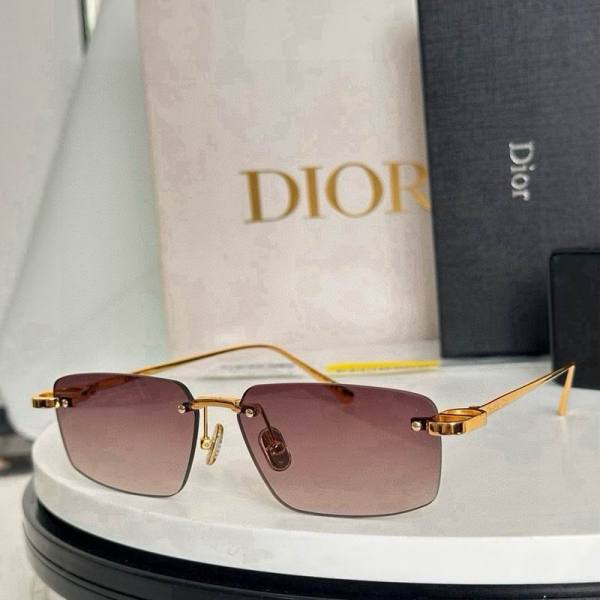 Dior Sunglasses AAA (947)