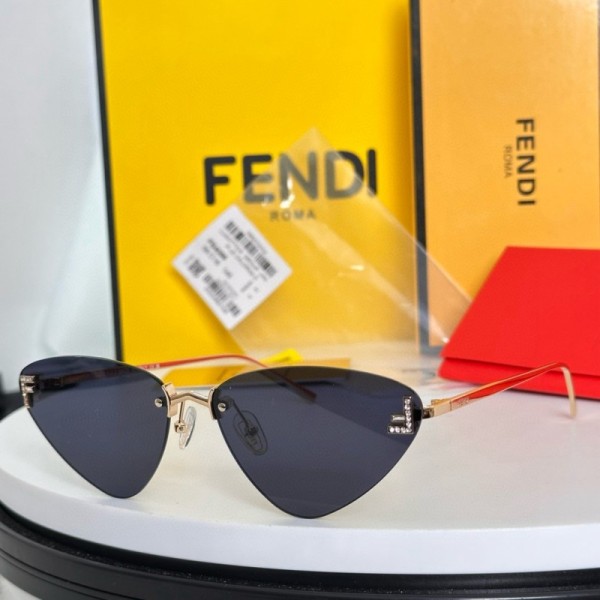 Fendi Sunglasses AAA (380)