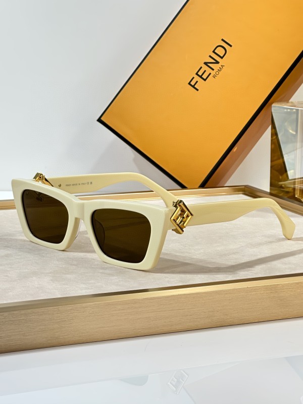 Fendi Sunglasses AAA (10)