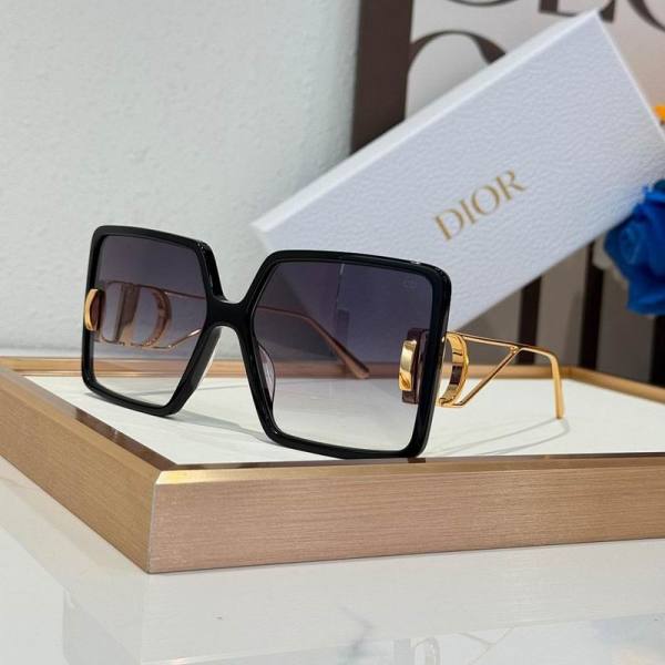 Dior Sunglasses AAA (868)