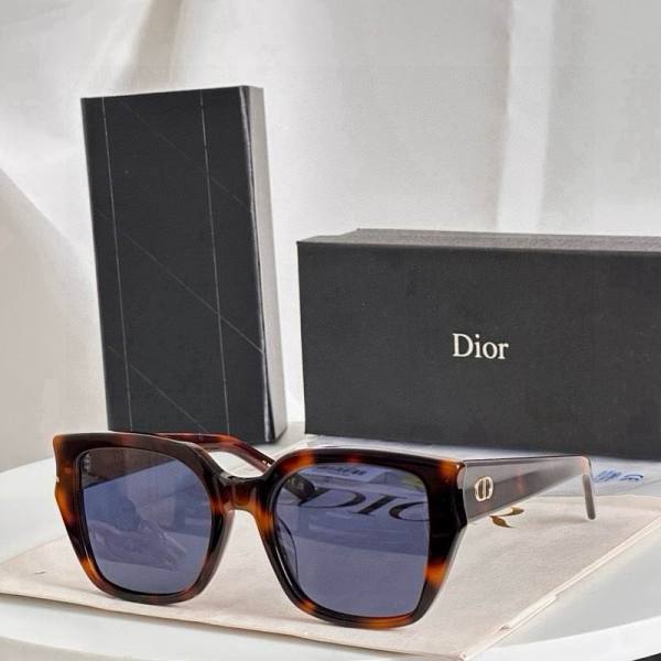 Dior Sunglasses AAA (1027)