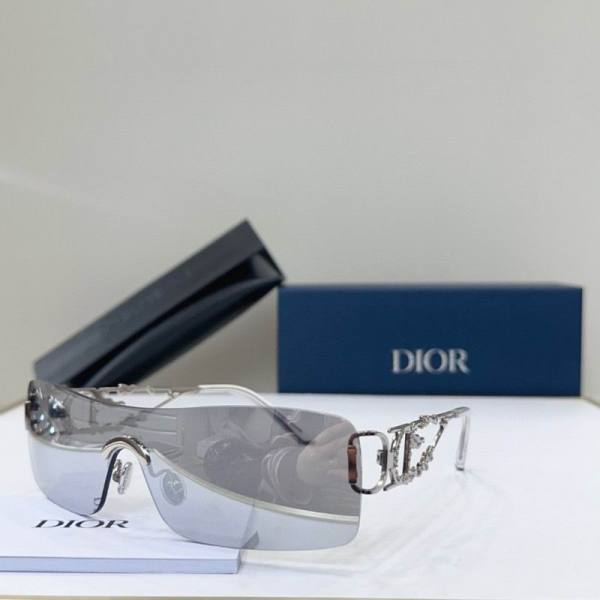 Dior Sunglasses AAA (341)