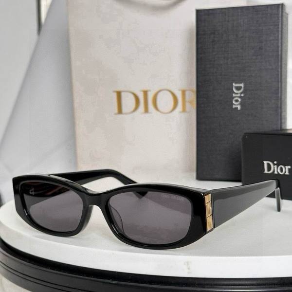 Dior Sunglasses AAA (929)