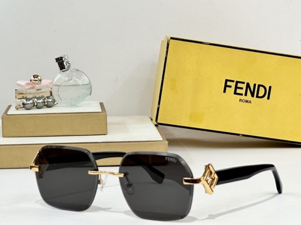 Fendi Sunglasses AAA (150)