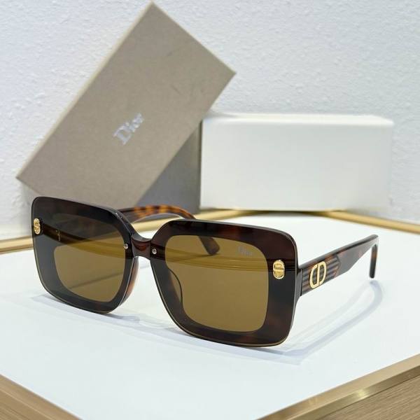Dior Sunglasses AAA (761)