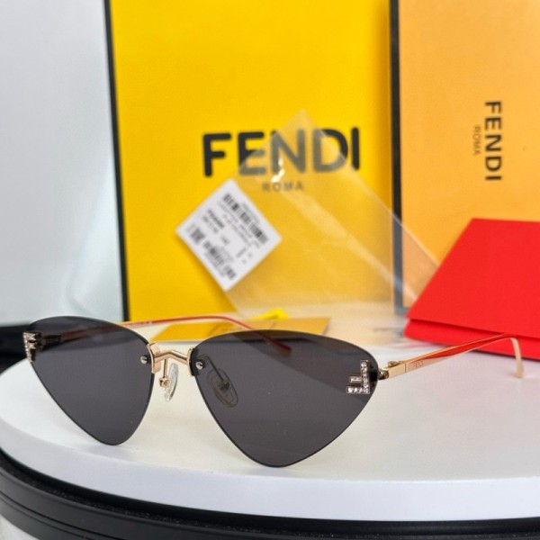 Fendi Sunglasses AAA (386)
