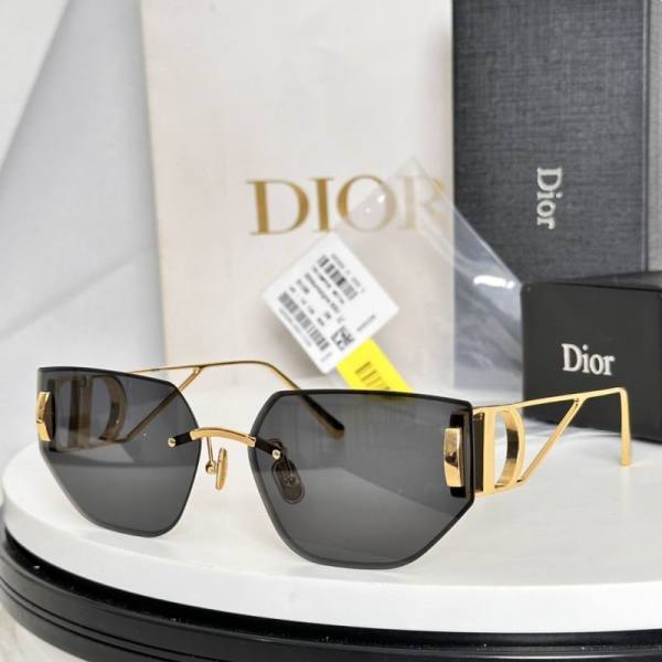 Dior Sunglasses AAA (558)