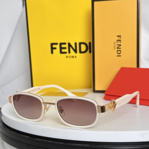 Fendi Sunglasses AAA (93)