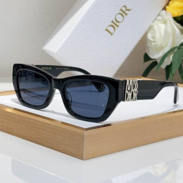 Dior Sunglasses AAA (313)