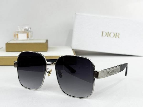 Dior Sunglasses AAA (1004)