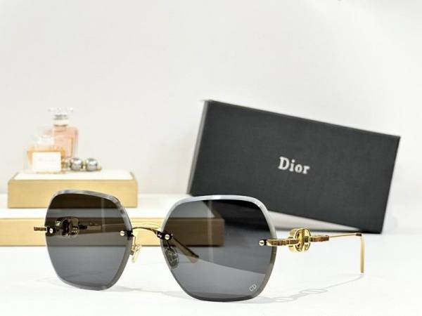 Dior Sunglasses AAA (521)