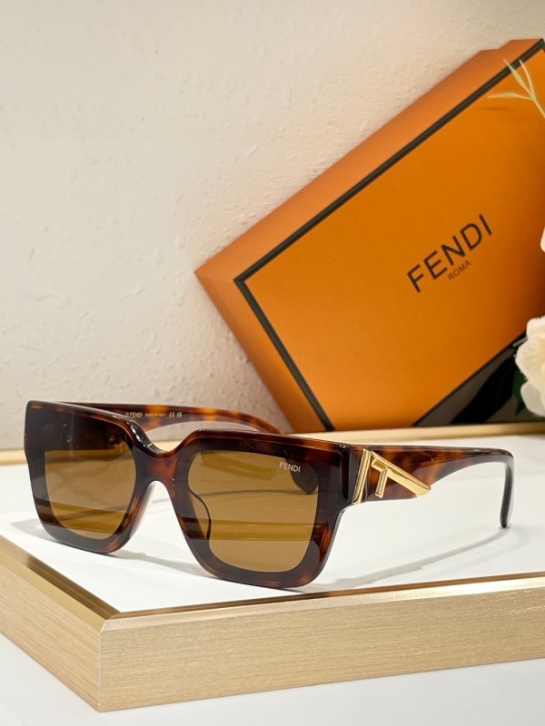 Fendi Sunglasses AAA (211)