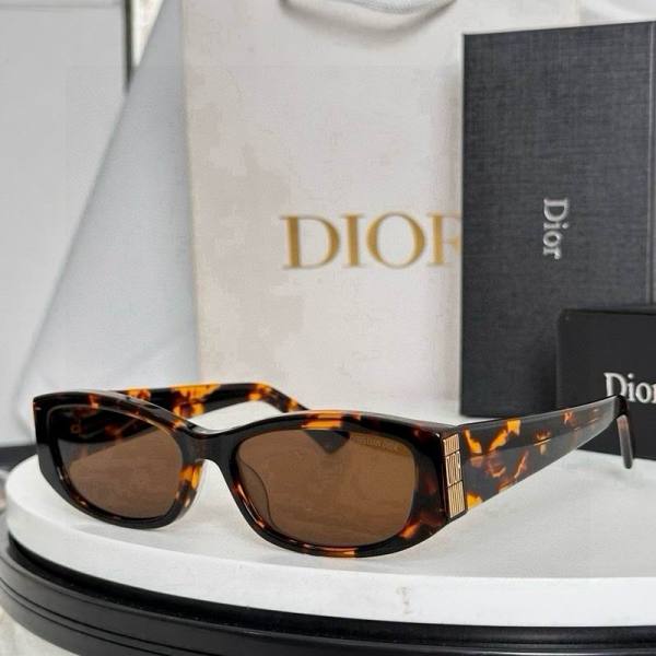 Dior Sunglasses AAA (924)