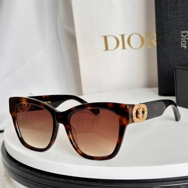 Dior Sunglasses AAA (931)