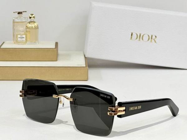 Dior Sunglasses AAA (362)