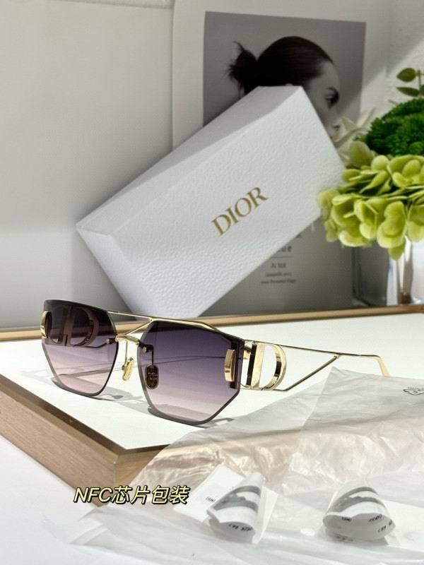 Dior Sunglasses AAA (441)