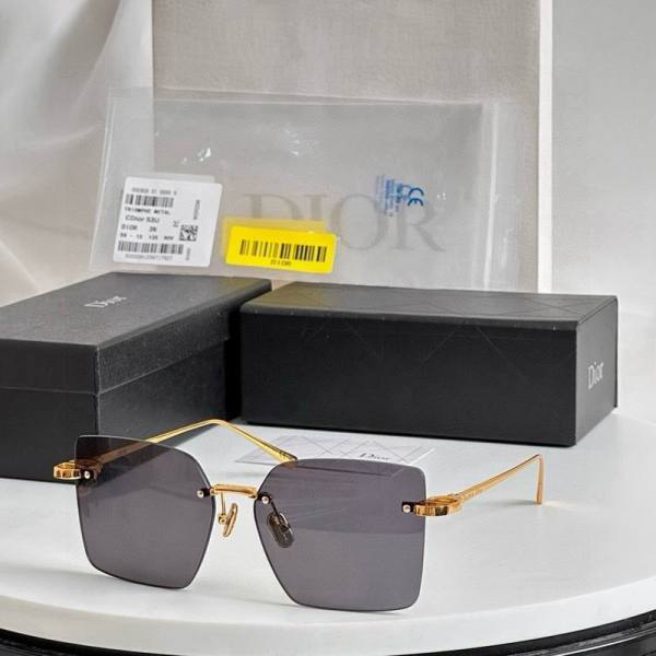 Dior Sunglasses AAA (955)