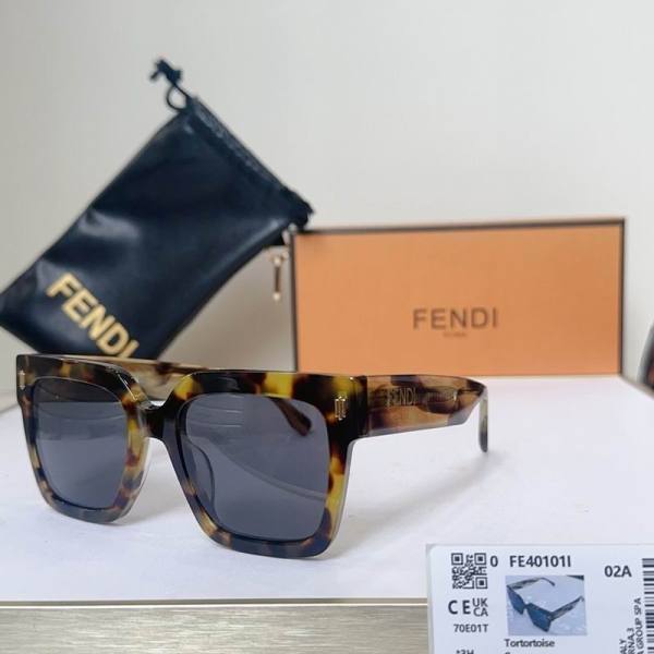 Fendi Sunglasses AAA (416)