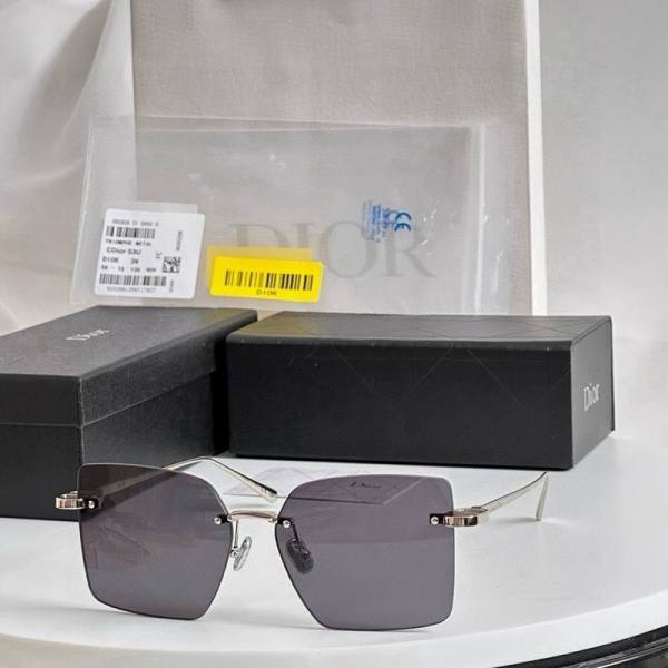 Dior Sunglasses AAA (960)