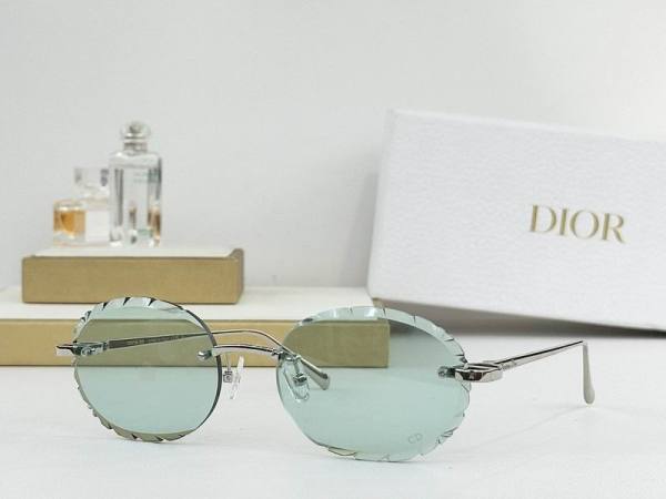 Dior Sunglasses AAA (775)