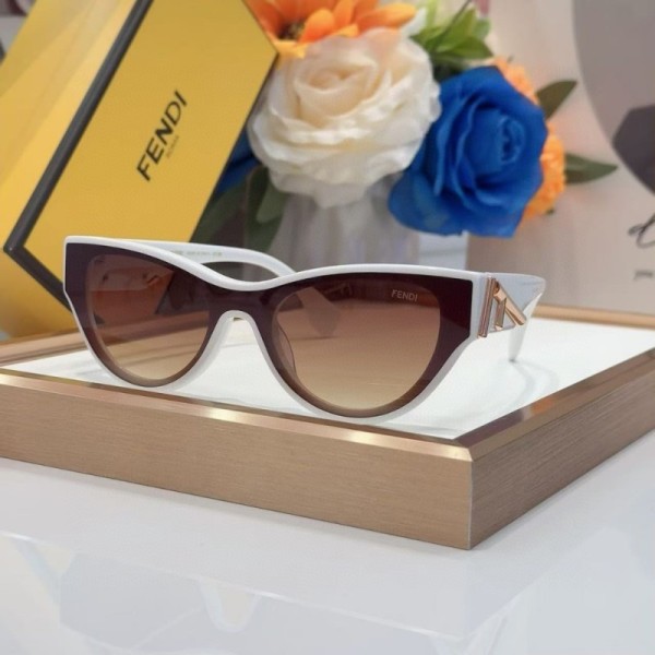 Fendi Sunglasses AAA (334)