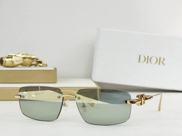Dior Sunglasses AAA (784)