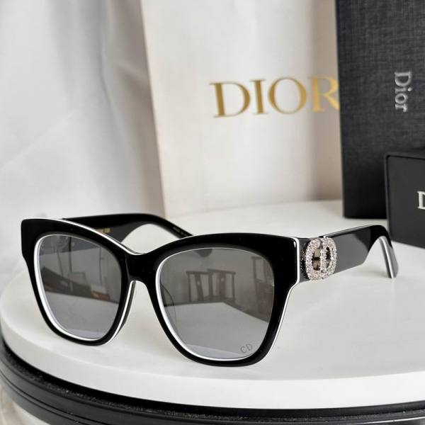 Dior Sunglasses AAA (935)