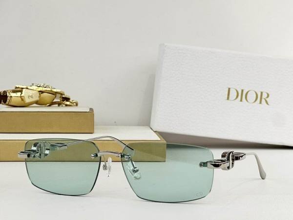 Dior Sunglasses AAA (781)