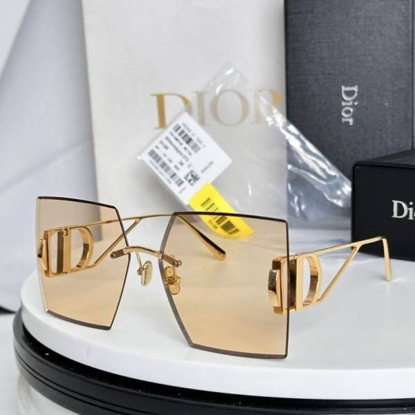 Dior Sunglasses AAA (546)