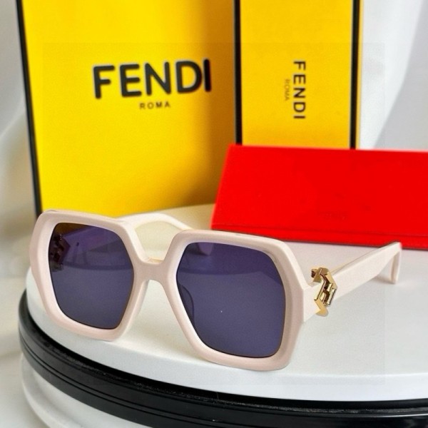Fendi Sunglasses AAA (196)