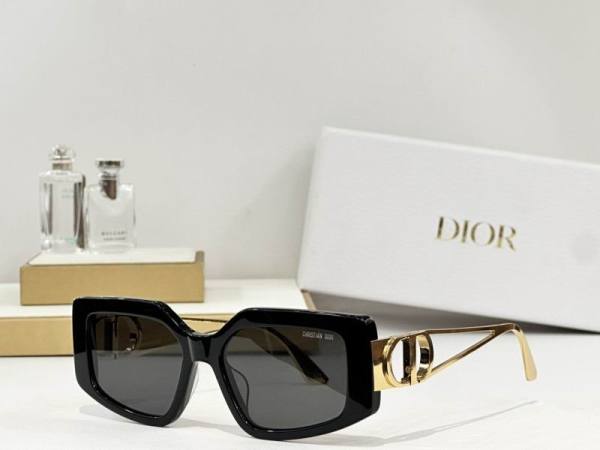 Dior Sunglasses AAA (218)