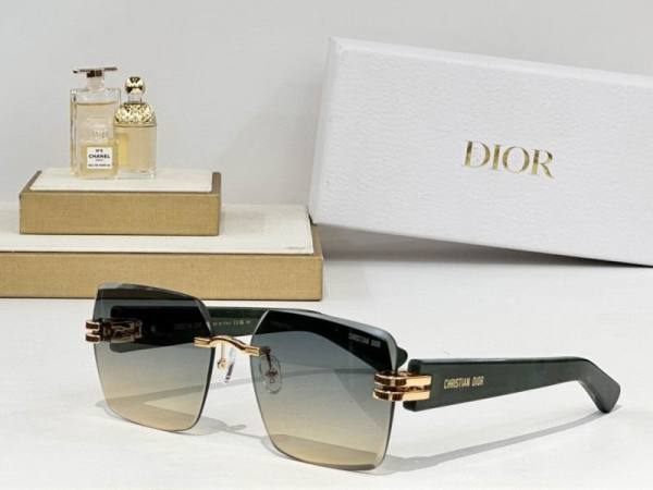 Dior Sunglasses AAA (364)