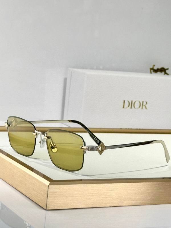 Dior Sunglasses AAA (214)