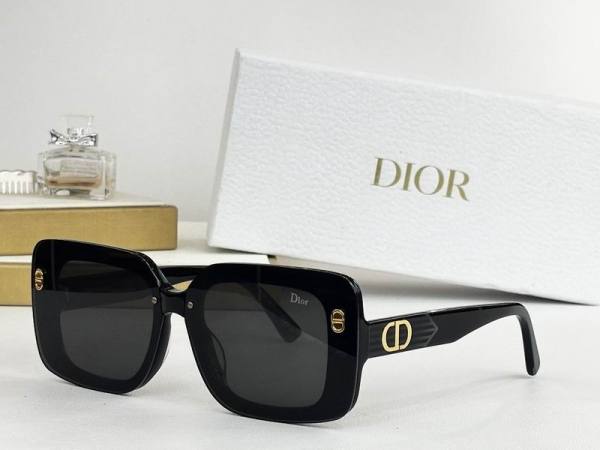 Dior Sunglasses AAA (717)