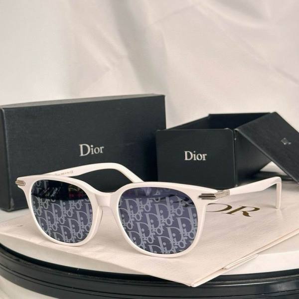 Dior Sunglasses AAA (878)