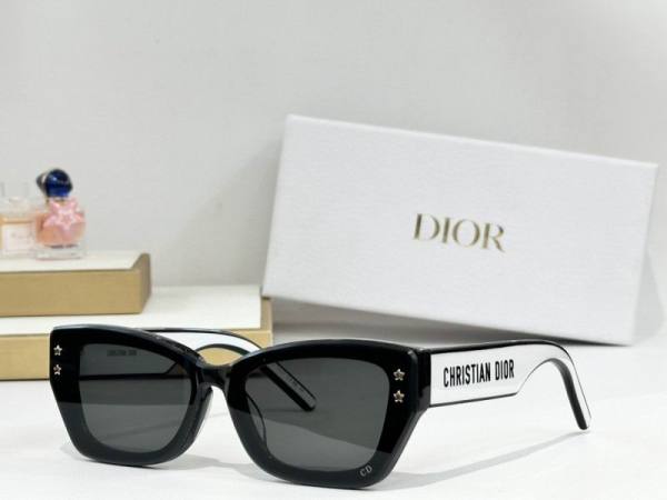 Dior Sunglasses AAA (434)