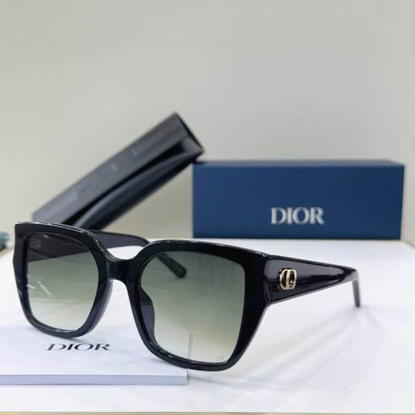 Dior Sunglasses AAA (323)