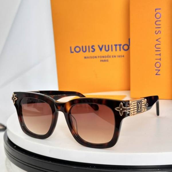 LV Sunglasses AAA (153)