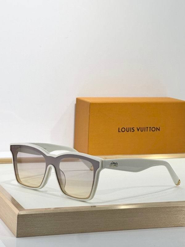 LV Sunglasses AAA (115)