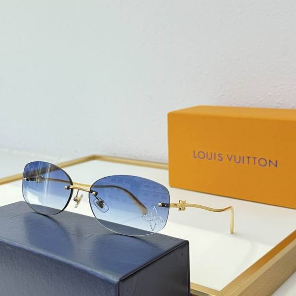LV Sunglasses AAA (208)