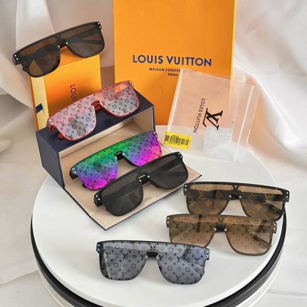 LV Sunglasses AAA (218)
