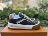 LV TRAINER SNEAKERS (129)