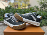 LV TRAINER SNEAKERS (129)