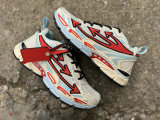 OFF-WHITE SNEAKERS (88)
