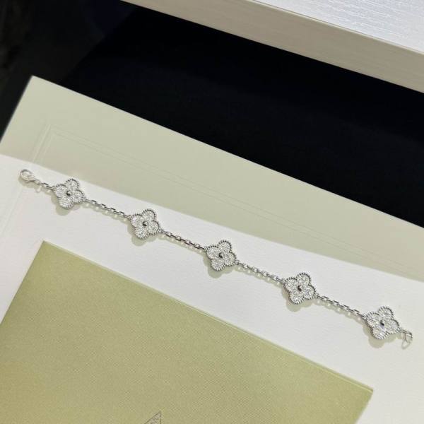 Van Cleef & Arpels-bracelet (24)